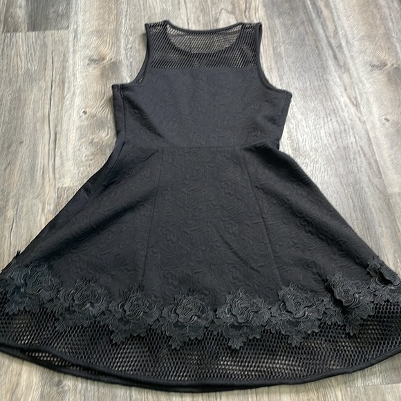 Express Women’s Black Dress with Floral Embellishment, size 4 - Picture 10 of 13